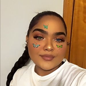 Meet your Posher, Adrianna